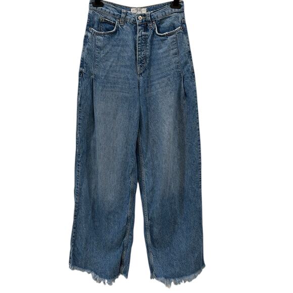 Free People West High Rise Slouchy Jeans in Light Wash - Picture 2 of 9